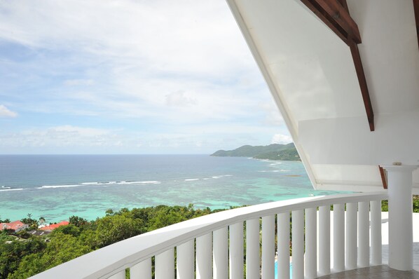 Villa Confort, 3 chambres, vue océan, côté montagne | Vue de la chambre