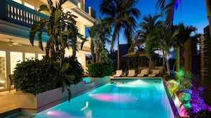Outdoor pool, free pool cabanas, pool umbrellas - Mayfair Estates (Seven Mile Beach)