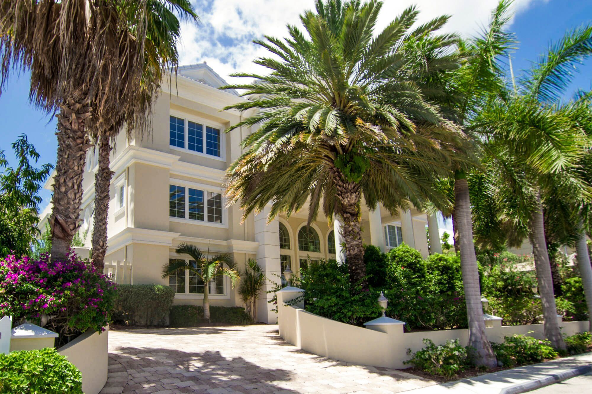 Entrada al alojamiento