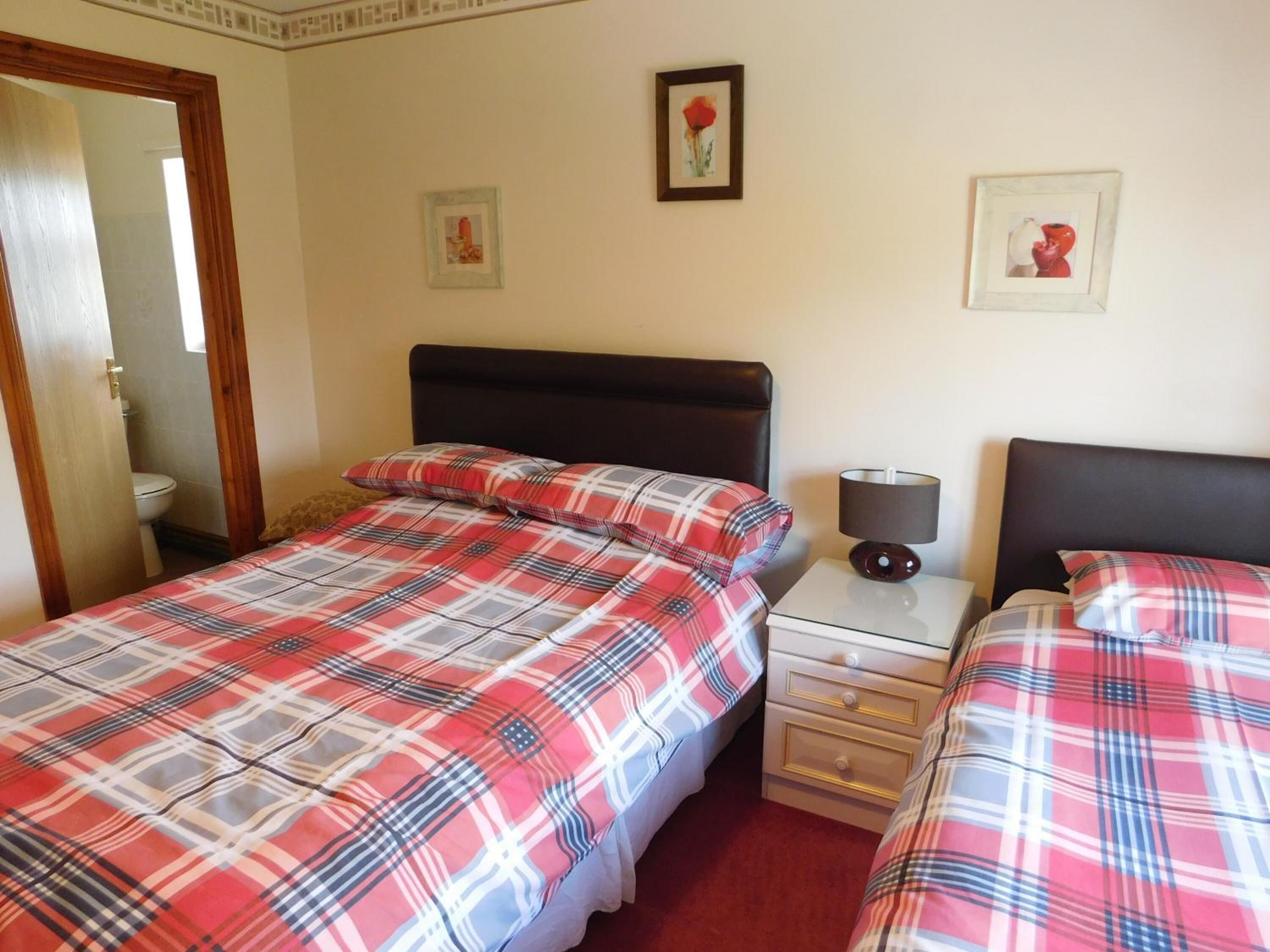 Iron/ironing board, free WiFi, bed sheets