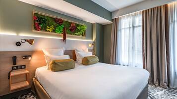 1 bedroom, premium bedding, minibar, in-room safe