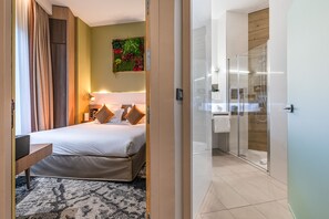 Family Quadruple Room, 2 Queen Beds, Courtyard View, Ground Floor | 1 bedroom, premium bedding, minibar, in-room safe - Hotel B55 (Paris)