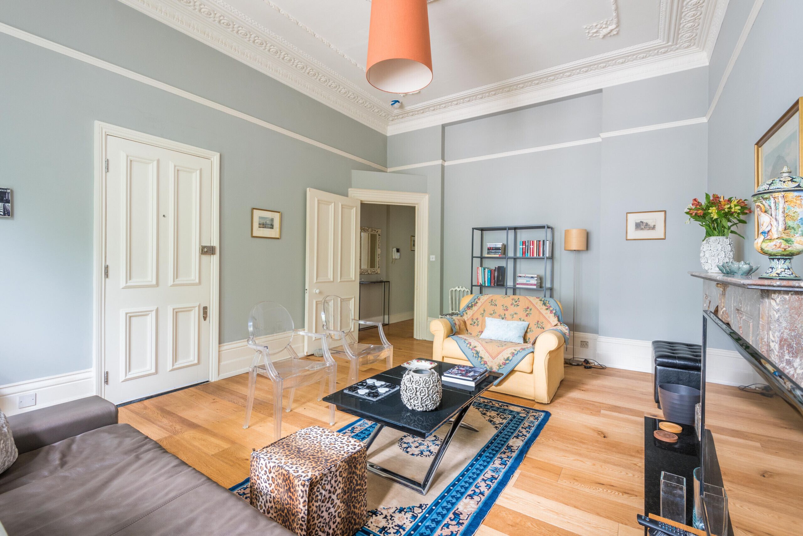 Departamento (2 Bedrooms) | Sala de estar | Televisión de pantalla plana de 24 pulgadas con canales por cable 