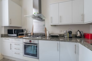 Apartment (2 Bedrooms) | Private kitchen