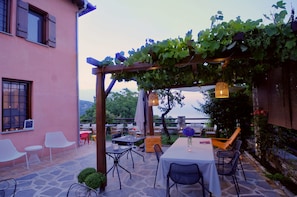 Breakfast area - Kalderimi Country House (Zagora-Mouresi)