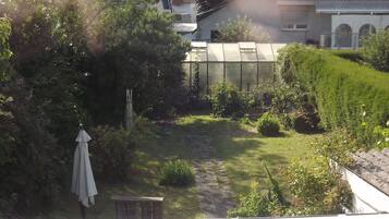 Familienhaus, 2 Schlafzimmer | Blick auf den Garten