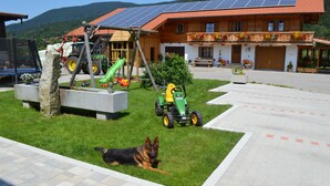 Children's play area - outdoor - Schusterbauer Hof Inzell (Inzell)