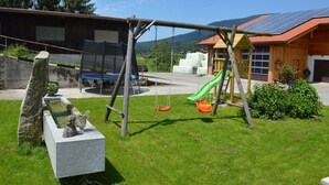 Children's play area - outdoor - Schusterbauer Hof Inzell (Inzell)