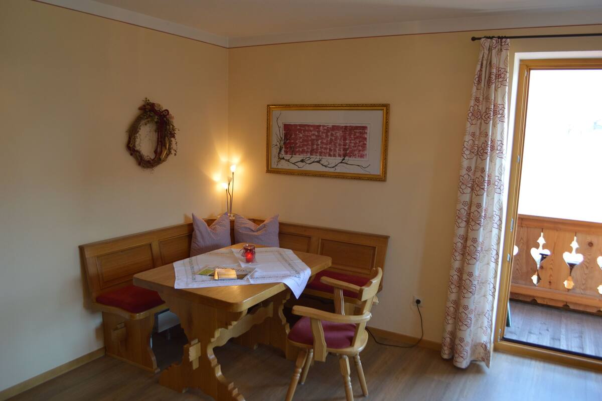 Apartment, 2 Bedrooms | In-room dining