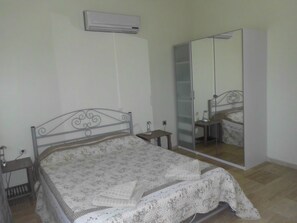 Villa de lujo, 2 habitaciones, cocina, vistas a la montaña | 2 dormitorios, escritorio, camas supletorias y wifi gratis