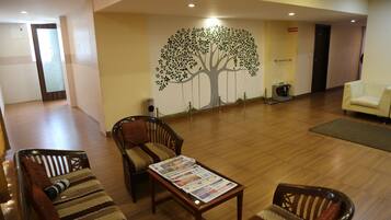 Executive Double or Twin Room | Living room | TV