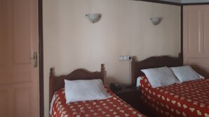 Desk, blackout curtains, rollaway beds, free WiFi - Hotel Excelsior Palace (Casablanca)