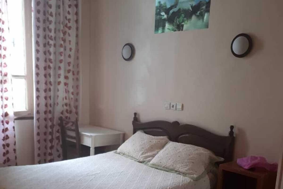 Desk, blackout curtains, rollaway beds, free WiFi