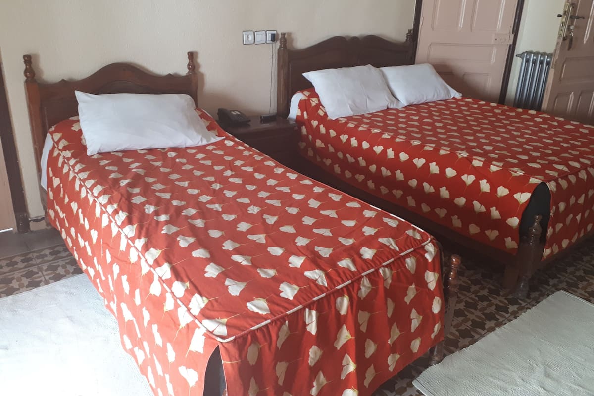 Triple Room | Desk, blackout curtains, rollaway beds, free WiFi