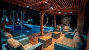 Outdoor pool, sun loungers
