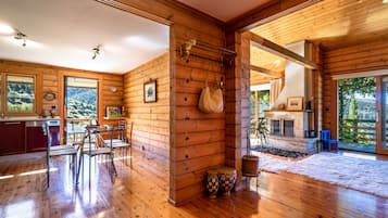 Chalet, 3 chambres | Coin séjour