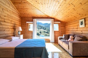 3 bedrooms, Egyptian cotton sheets, premium bedding, down duvets - Luxury Chalet Vila with amazing view (Kalavrita)