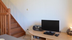 Interior - Triple-Level Holiday Home in Banyuls-sur-Mer: Terrace, Near Beach, Parking (Banyuls-sur-Mer)