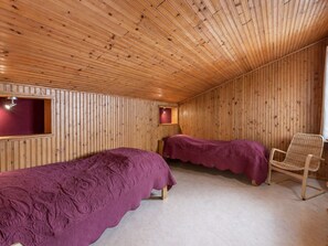 2 bedrooms, WiFi, bed sheets