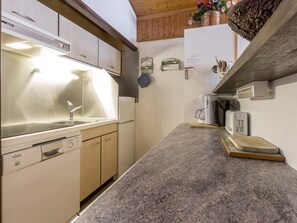 Frigorifero, microonde, forno, lavastoviglie