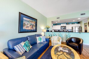 TV, books, stereo - Updated, waterfront condo with Gulf views, indoor/outdoor pools, sauna & gym (Fort Morgan)