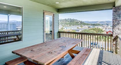 Ocean Front! Step Straight Out The Door Onto The Sand! Hot Tub! Dog Friendly!