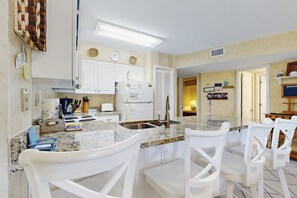 Fridge, microwave, oven, stovetop - Gulf-front condo with shared pool & hot tub - walk to beach (Fort Morgan)