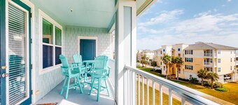 Dog-friendly condo with pool, hot tub & ocean views
