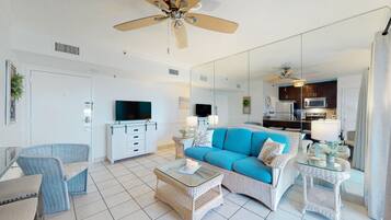 Fernseher, DVD-Player, Bücher