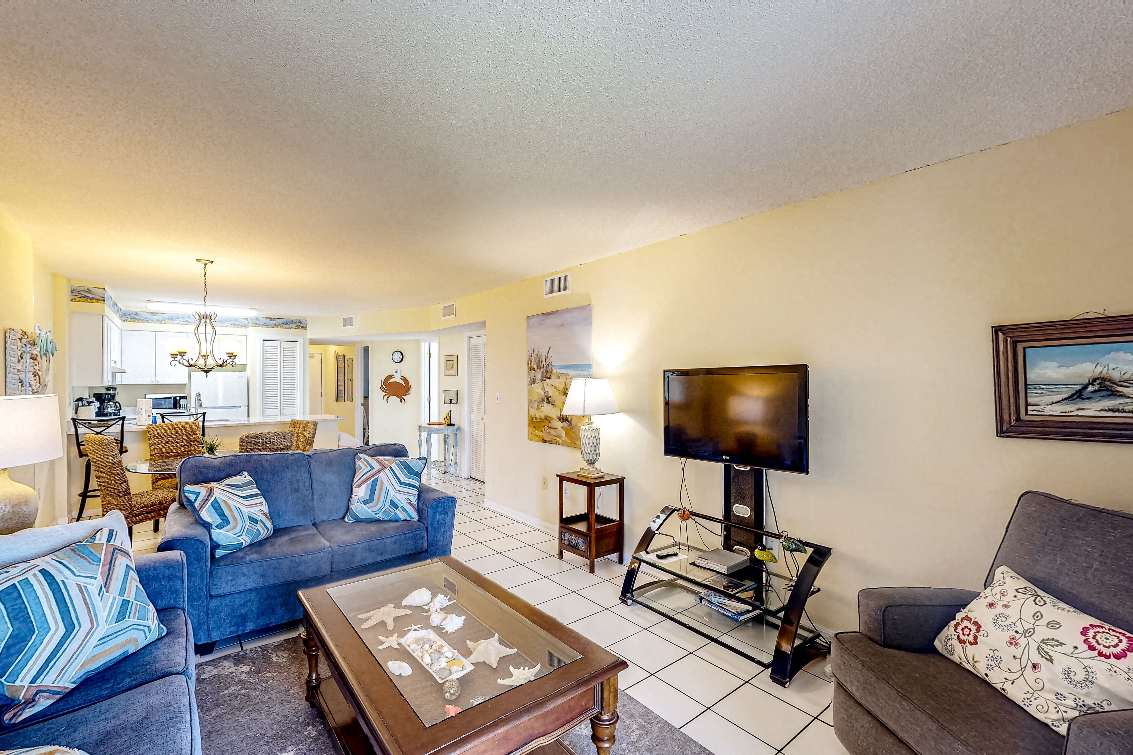 Waterfront condo with pools, hot tub, tennis, & beach access