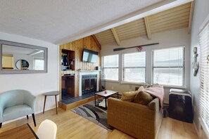 Televisio, takka, DVD-soitin