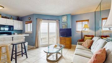 Tv, dvd-spelare och böcker