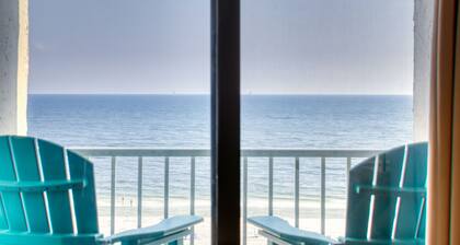 Top floor corner condo with hot tub, pools, gym - great for a couples getaway