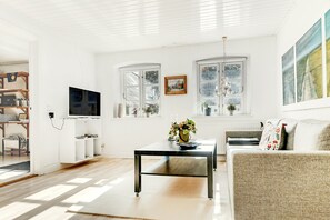 TV màn hình phẳng, lò sưởi 