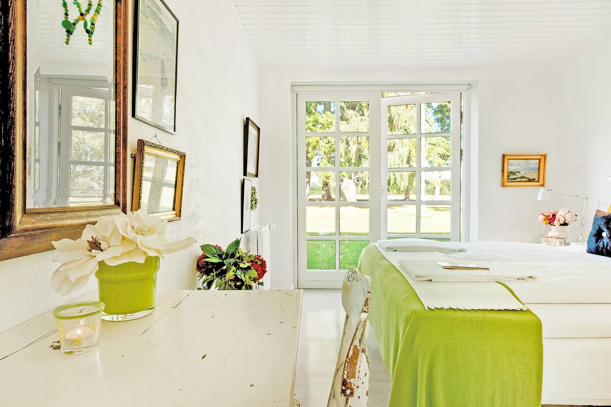 Double Room (Det grønne dobbeltværelse) | Premium bedding, down comforters, memory foam beds, desk