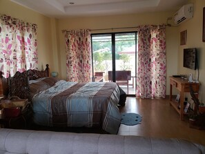 Penthouse, 1 Bedroom | 1 bedroom, desk, bed sheets - Penthouse overlooking the Ocean (Tacloban)