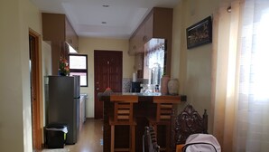 Unclassified image, 3 of 11, button - Penthouse overlooking the Ocean (Tacloban)