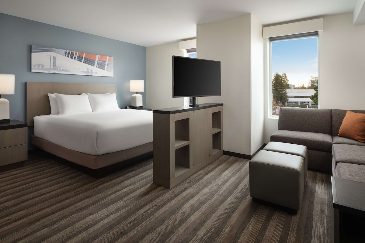 premium bedding, pillow-top beds, individually decorated