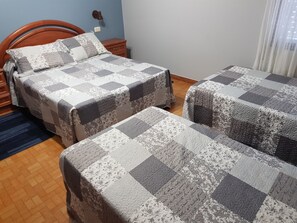 Family Quadruple Room | 1 bedroom, free WiFi - Rincón Do Demo (Nigran)