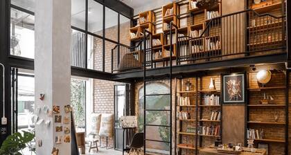 Hobnob Hostel - Adults Only