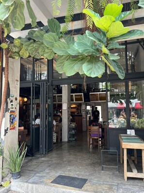 Front of property - Hobnob Hostel - Adults Only (Chiang Mai)