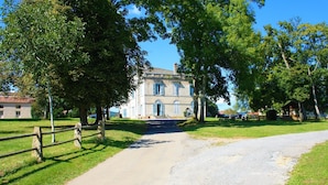 Property grounds - Cluny Séjour (Cluny)