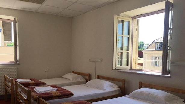 Economy Shared Dormitory - Cluny Séjour (Cluny)