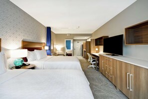 Studio, 2 keskisuurta parisänkyä, tupakointi kielletty | Työpöytä, kannettavalle tietokoneelle sopiva työtila, pimennysverhot