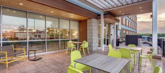 โฮม2 สวีทส์ บาย ฮิลตัน อินเดียแนโพลิส นอร์ทเวสต์