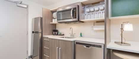 Studio Suite, 1 King Bed, Non Smoking