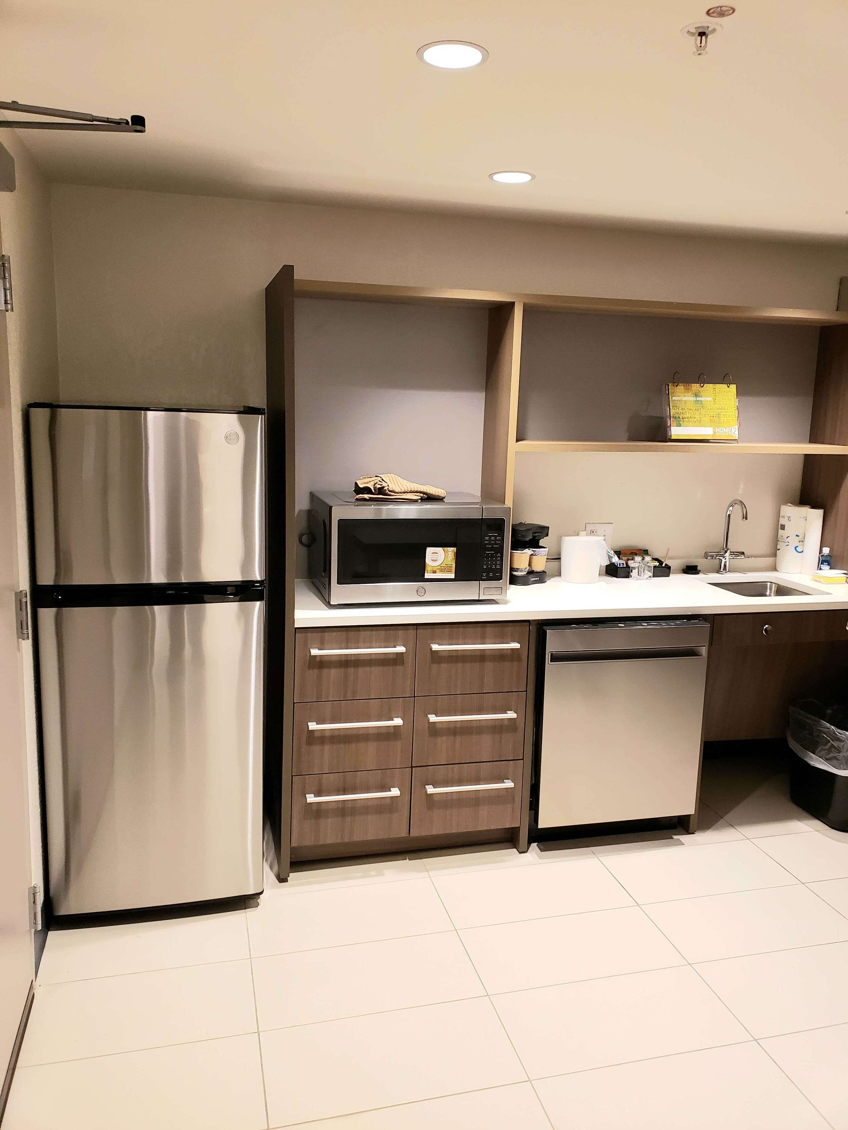 suite, 1 queen bed, accessible, bathtub | private kitchen | full-sized fridge, microwave, dishwasher, cookware/dishes/utensils