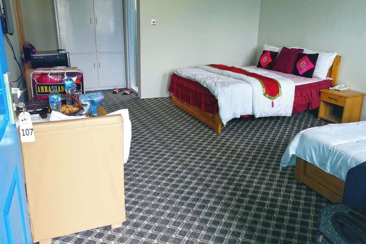 Deluxe Triple Room, 1 Large Twin Bed, Non Smoking | 10 bedrooms, premium bedding, down comforters, Select Comfort beds