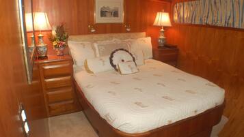 Deluxe Cabin | 3 bedrooms, premium bedding, individually decorated