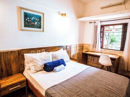 舒适客房 | 迷你吧、特色家居、遮光窗帘、免费 WiFi